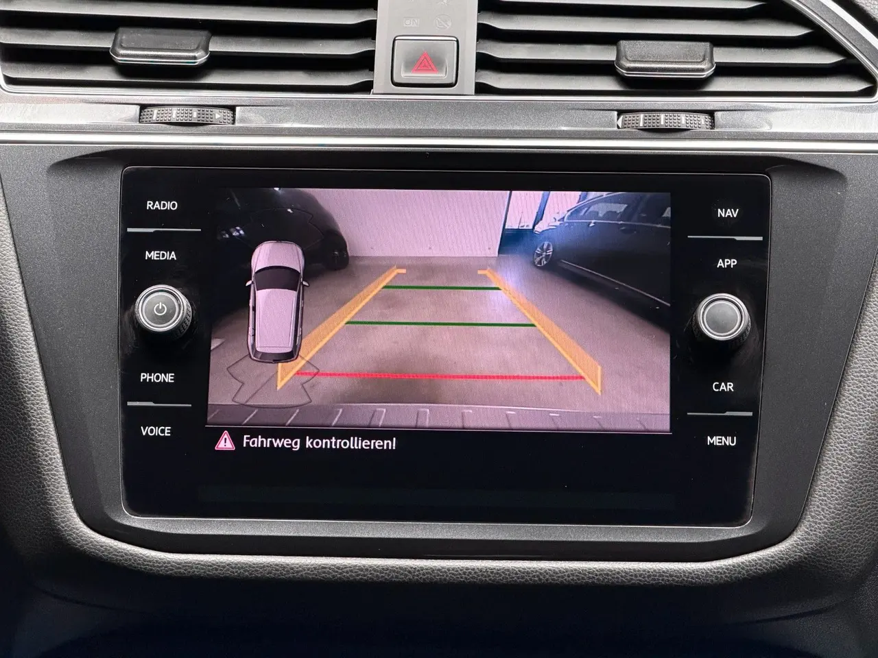 Volkswagen Tiguan Allspace 2.0 TDI 4Motion, Bild 19 von 39