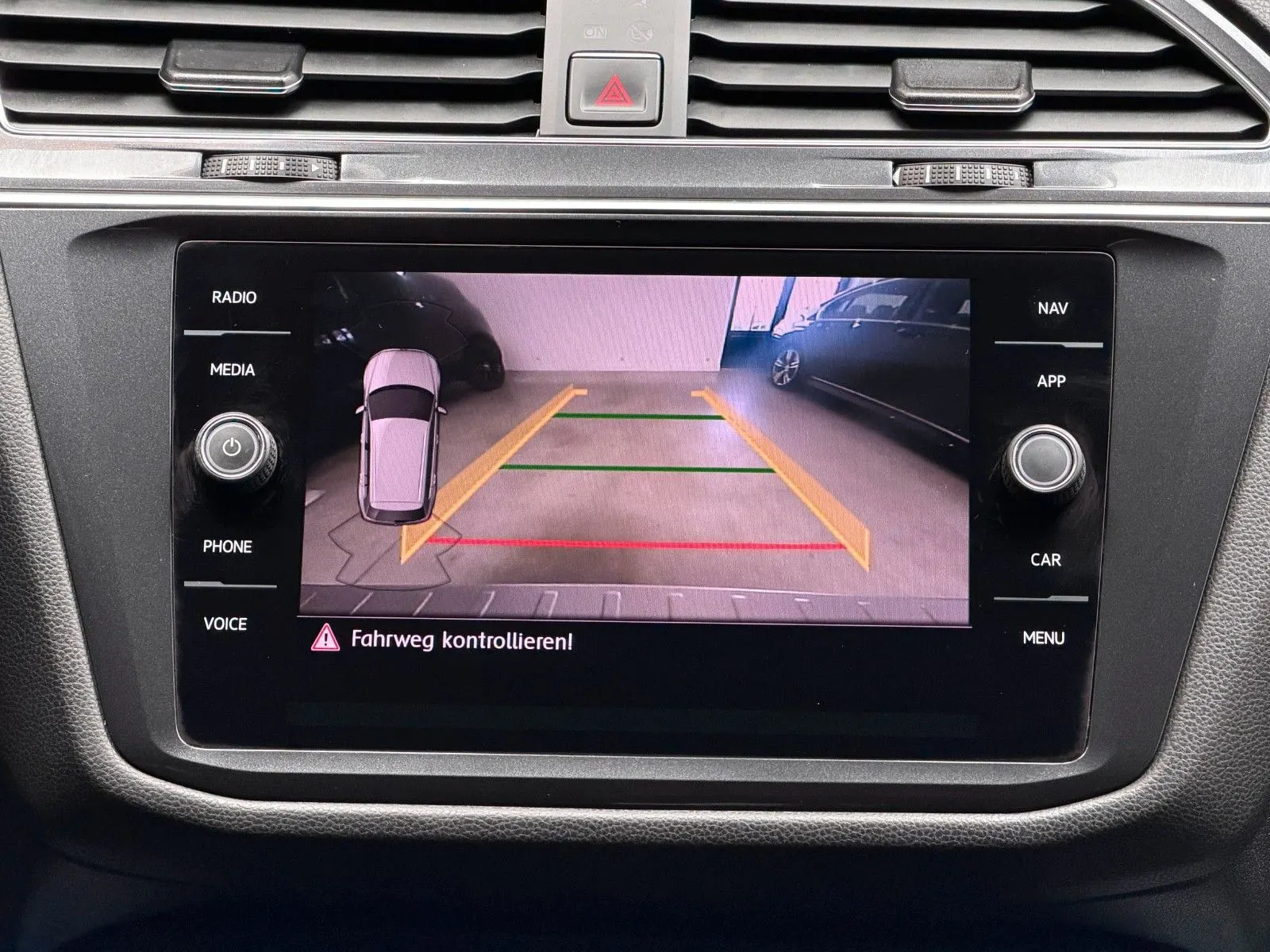 Volkswagen Tiguan Allspace 2.0 TDI 4Motion, Bild 19 von 39
