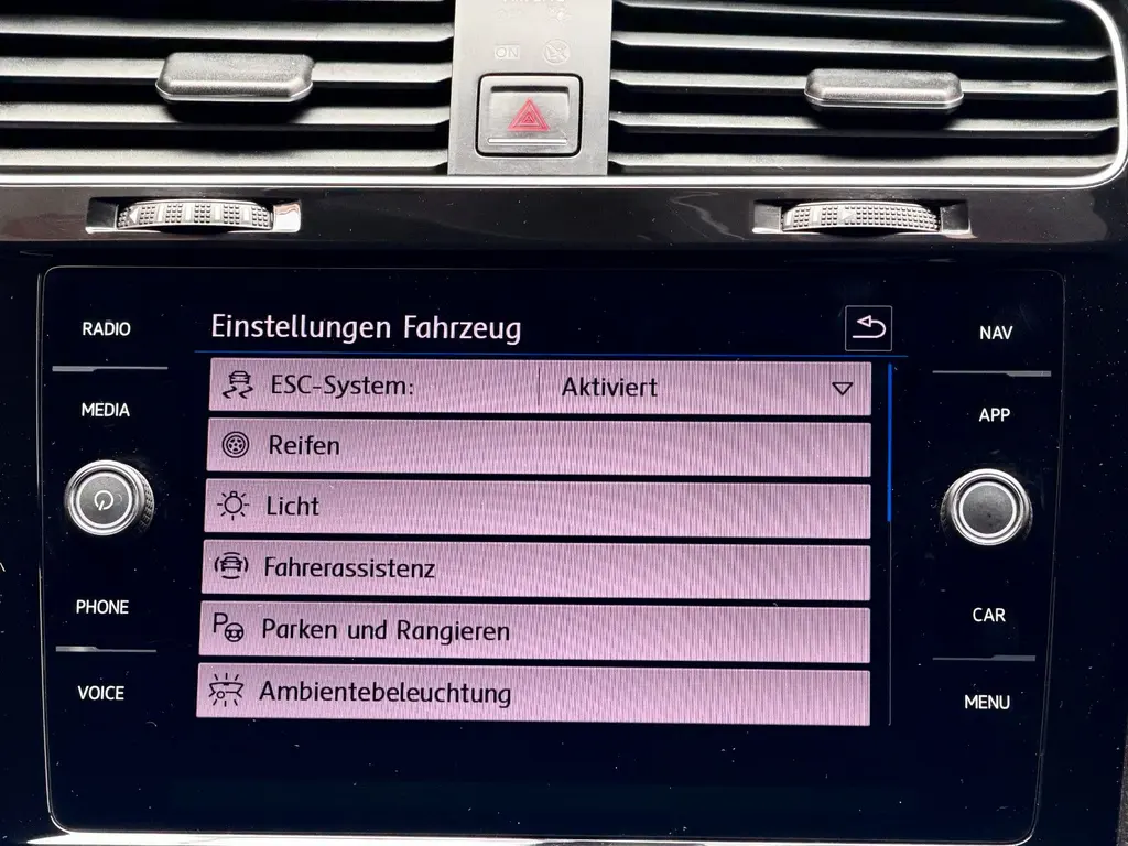 Volkswagen Golf Variant 2.0 TDI – Bild 19 von 36