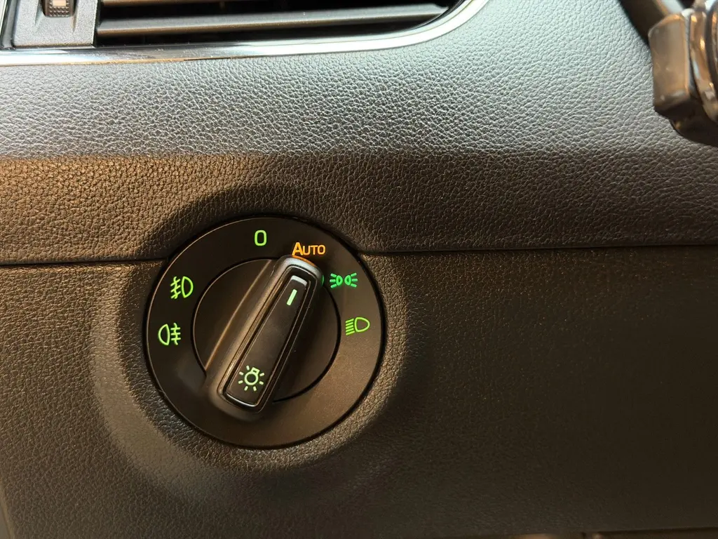 Skoda Octavia Combi 2.0 TDI – Bild 20 von 29