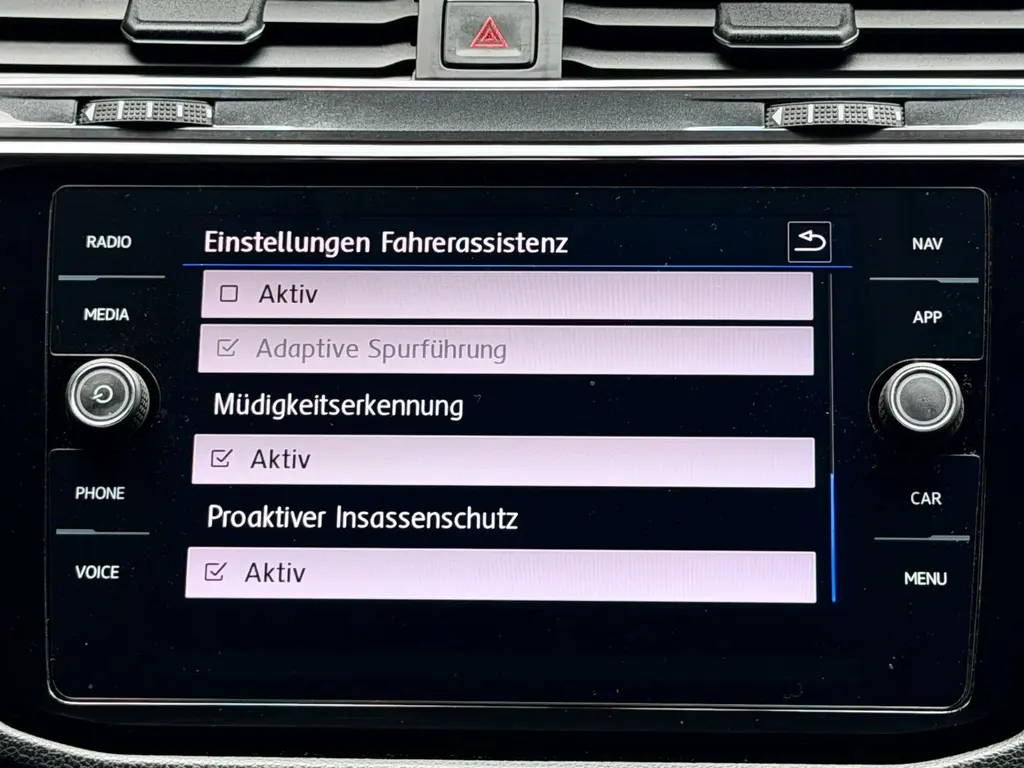 Volkswagen Tiguan 1.4 TSI BMT – Bild 21 von 37