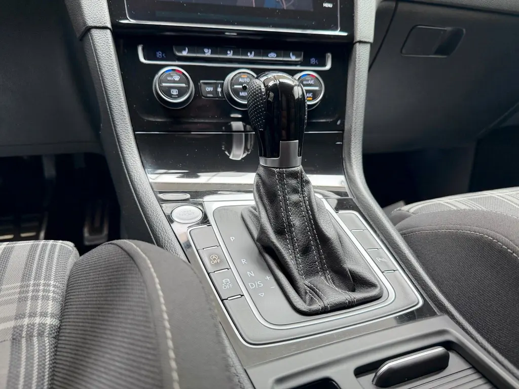 Volkswagen Golf Variant 2.0 TDI – Bild 21 von 36