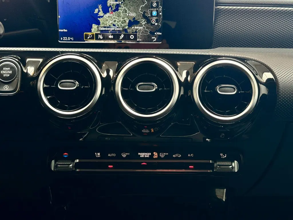 Mercedes-Benz CLA 200 d Shooting Brake – Bild 21 von 33