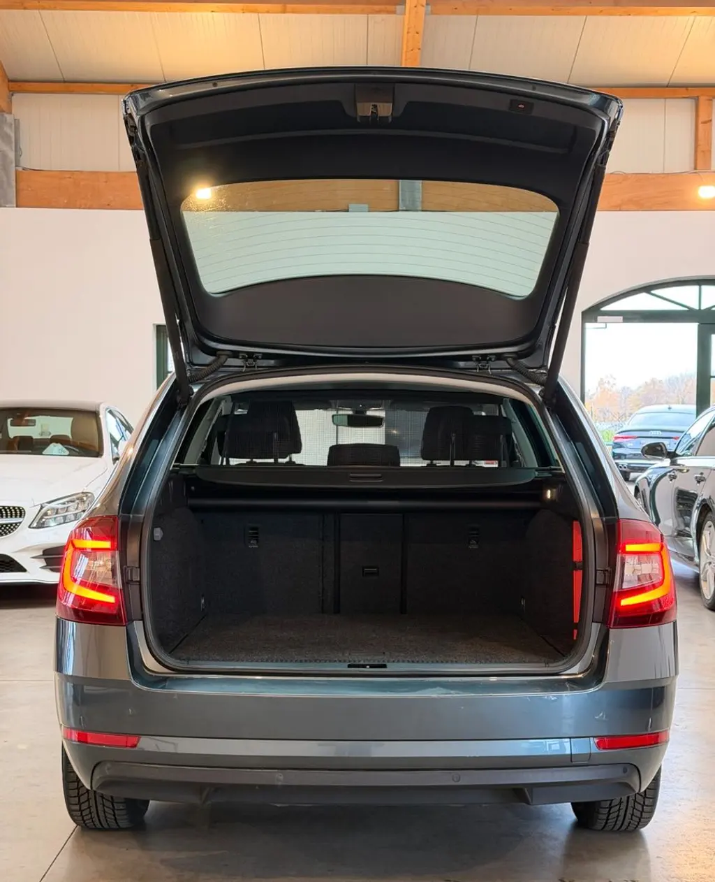 Skoda Octavia Combi 2.0 TDI – Bild 22 von 29