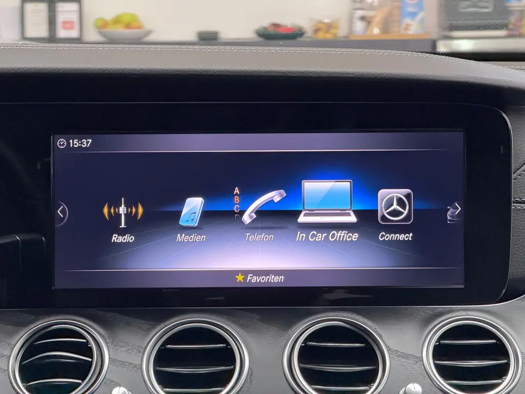 Mercedes-Benz E 220 d 4Matic – Bild 22 von 39