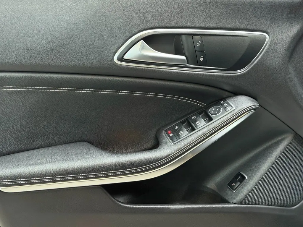 Mercedes-Benz CLA 180 CGI Shooting Brake – Bild 22 von 30