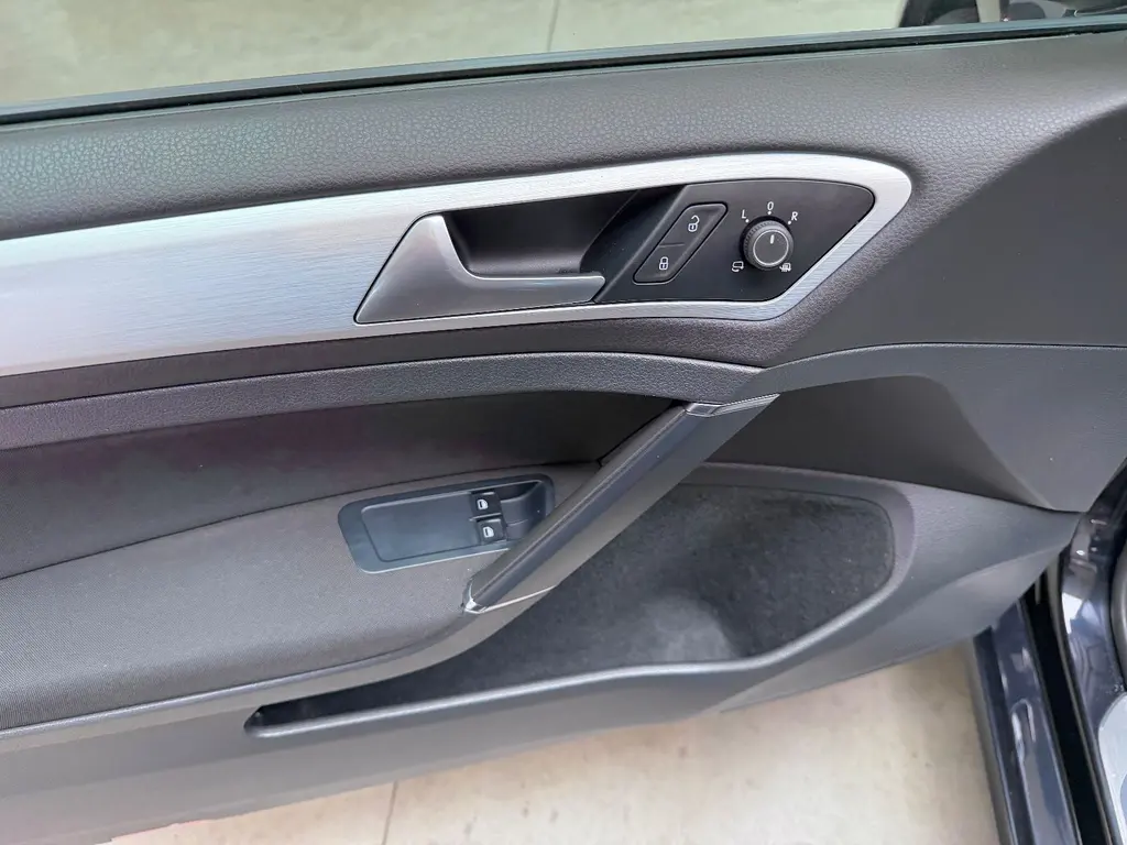 Volkswagen Golf Lim. 1.2 TSI BMT – Bild 22 von 32