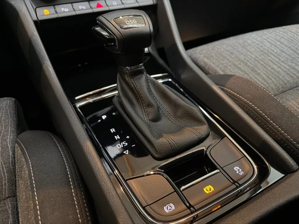 Skoda Karoq 2.0 TDI SCR – Bild 22 von 37