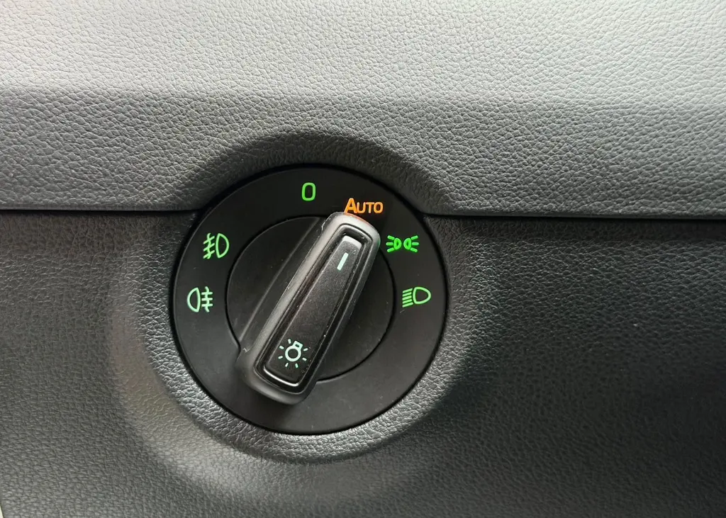 Skoda Octavia Combi 1.6 TDI – Bild 22 von 32