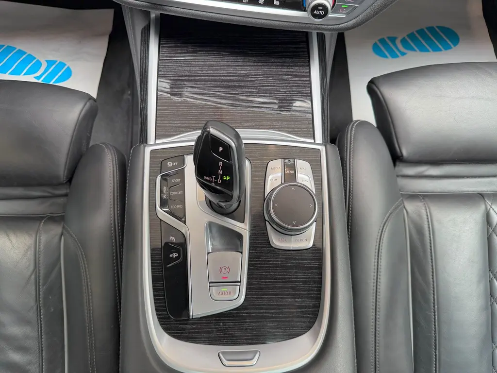 BMW 750i – Bild 22 von 37