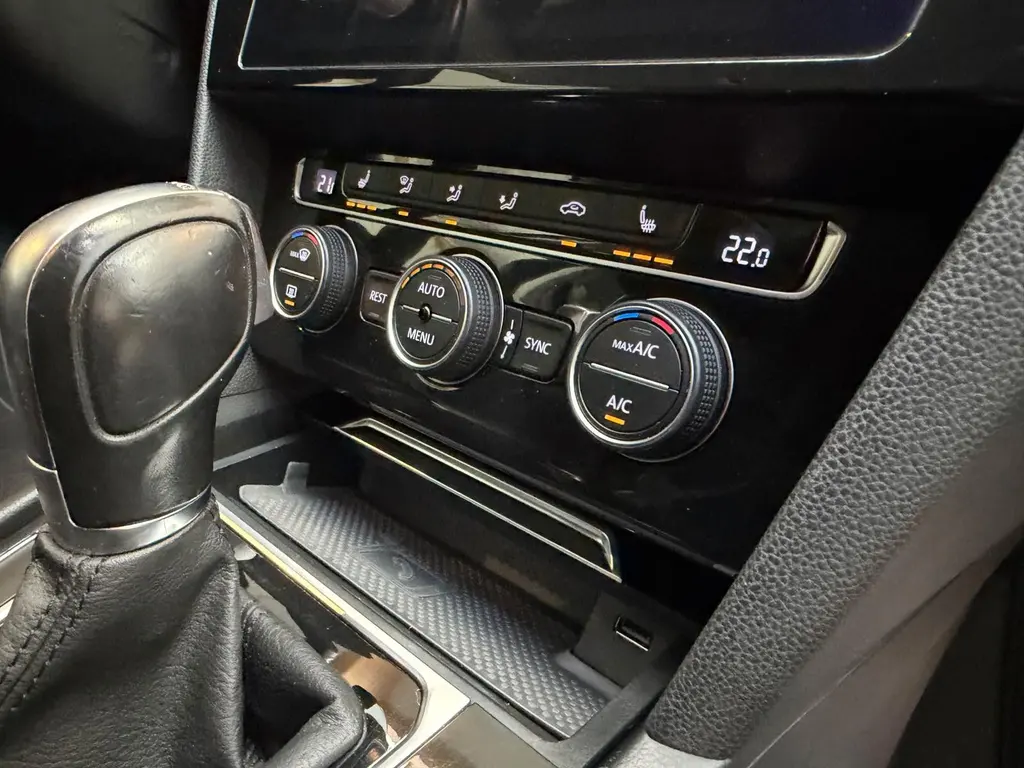 Volkswagen Passat Variant 2.0 TDI BMT – Bild 22 von 40