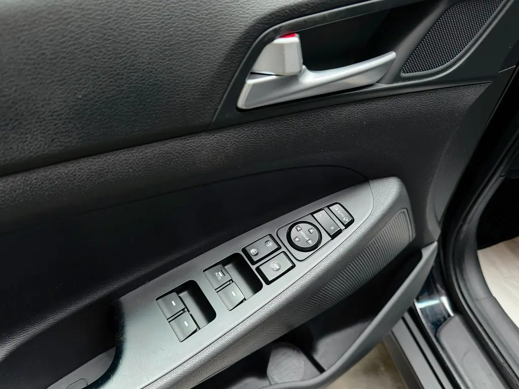 Hyundai Tucson ix35 1.6 GDI 2WD – Bild 23 von 32