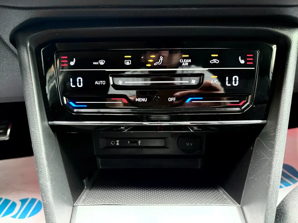 Volkswagen Tiguan 1.4 TSI BMT – Bild 23 von 37