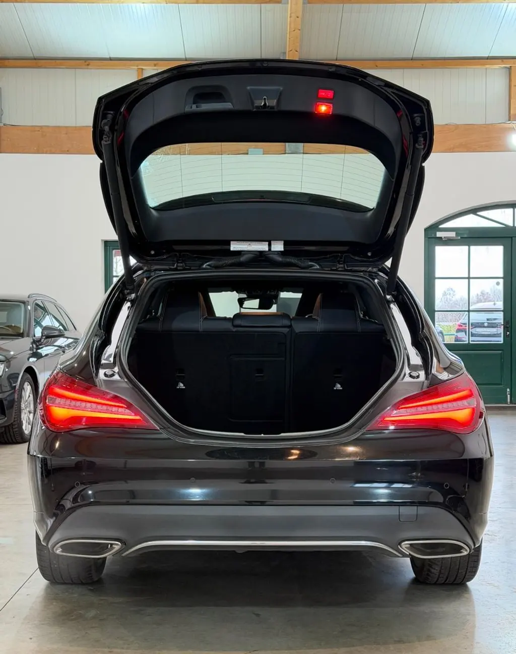 Mercedes-Benz CLA 180 CGI Shooting Brake – Bild 23 von 30
