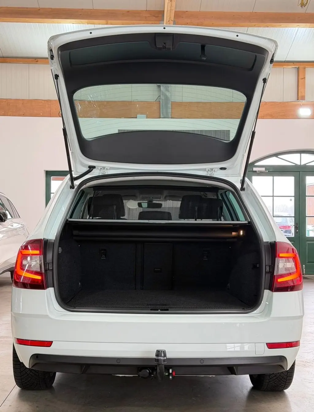 Skoda Octavia Combi 1.6 TDI – Bild 24 von 32