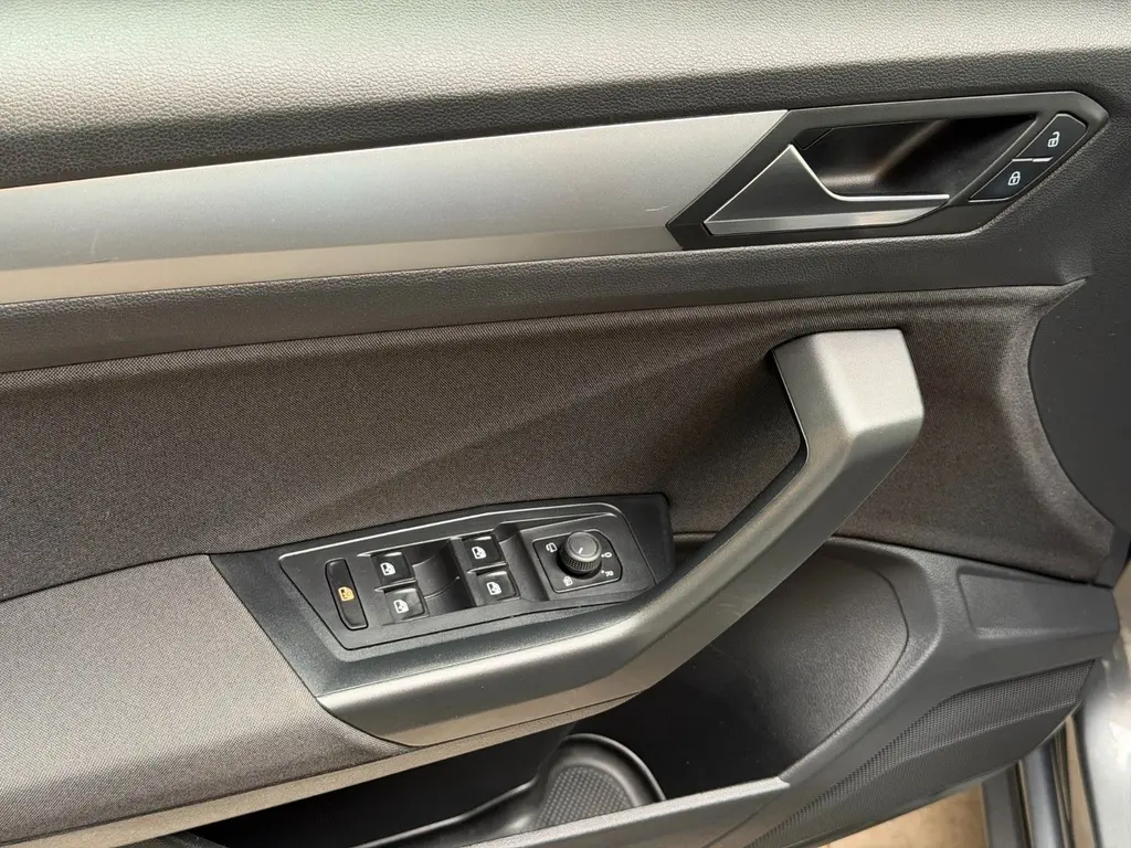 Volkswagen T-Roc 2.0 TDI SCR – Bild 24 von 32