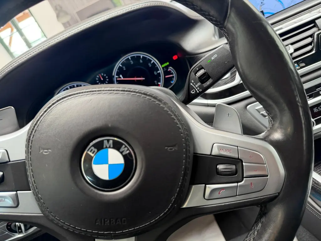 BMW 750i – Bild 24 von 37