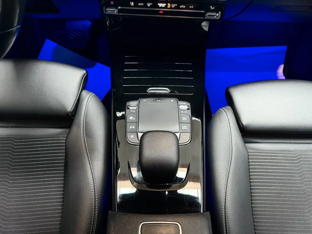 Mercedes-Benz CLA 220 d Coupé – Bild 25 von 36