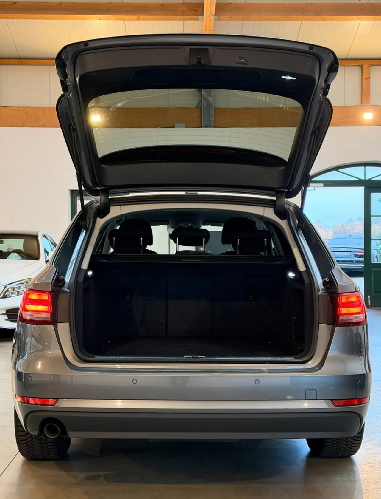Audi A4 Avant 2.0 TDI, Bild 25 von 32