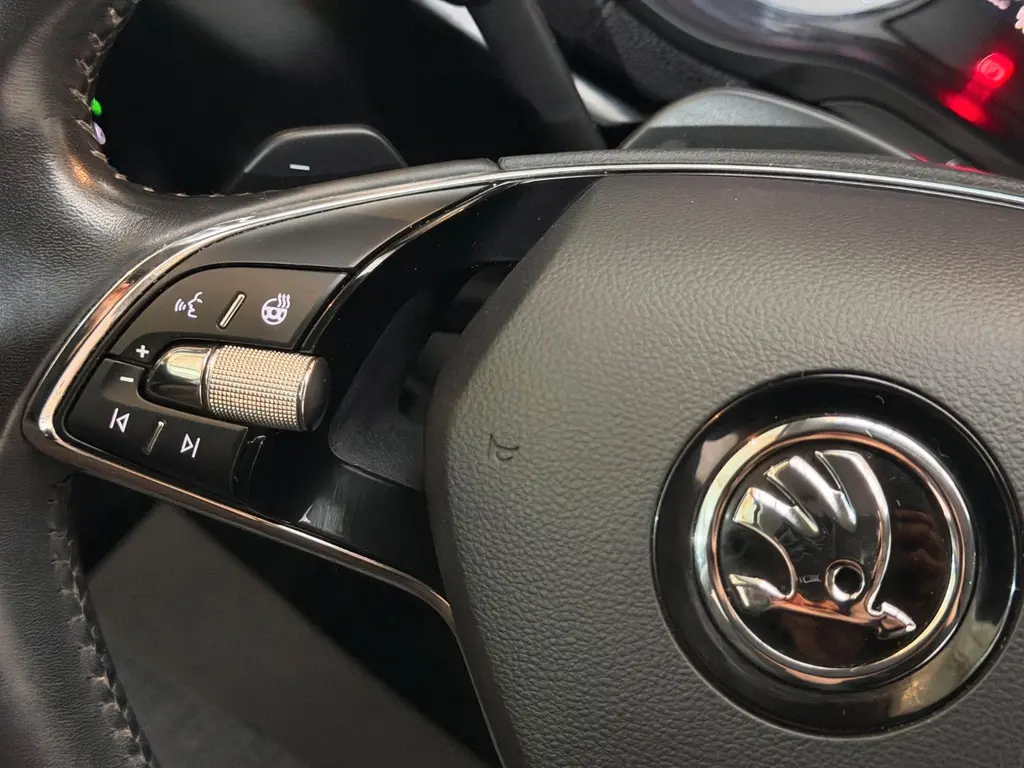 Skoda Karoq 2.0 TDI SCR – Bild 25 von 37