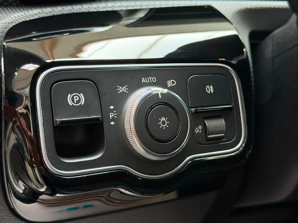 Mercedes-Benz A 200d – Bild 25 von 36