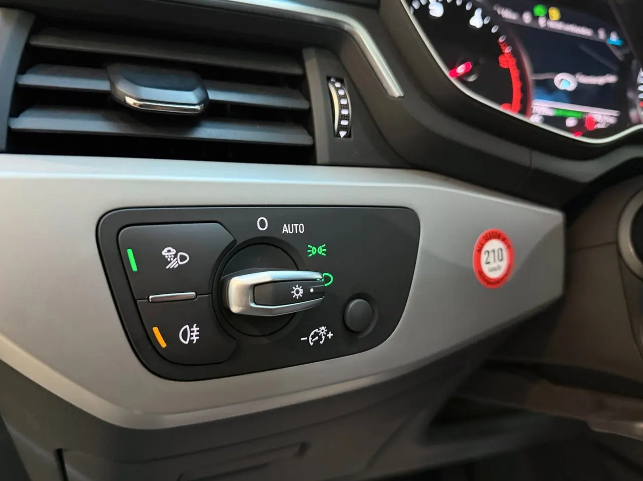 Audi A4 Avant 40 TDI, Bild 25 von 34