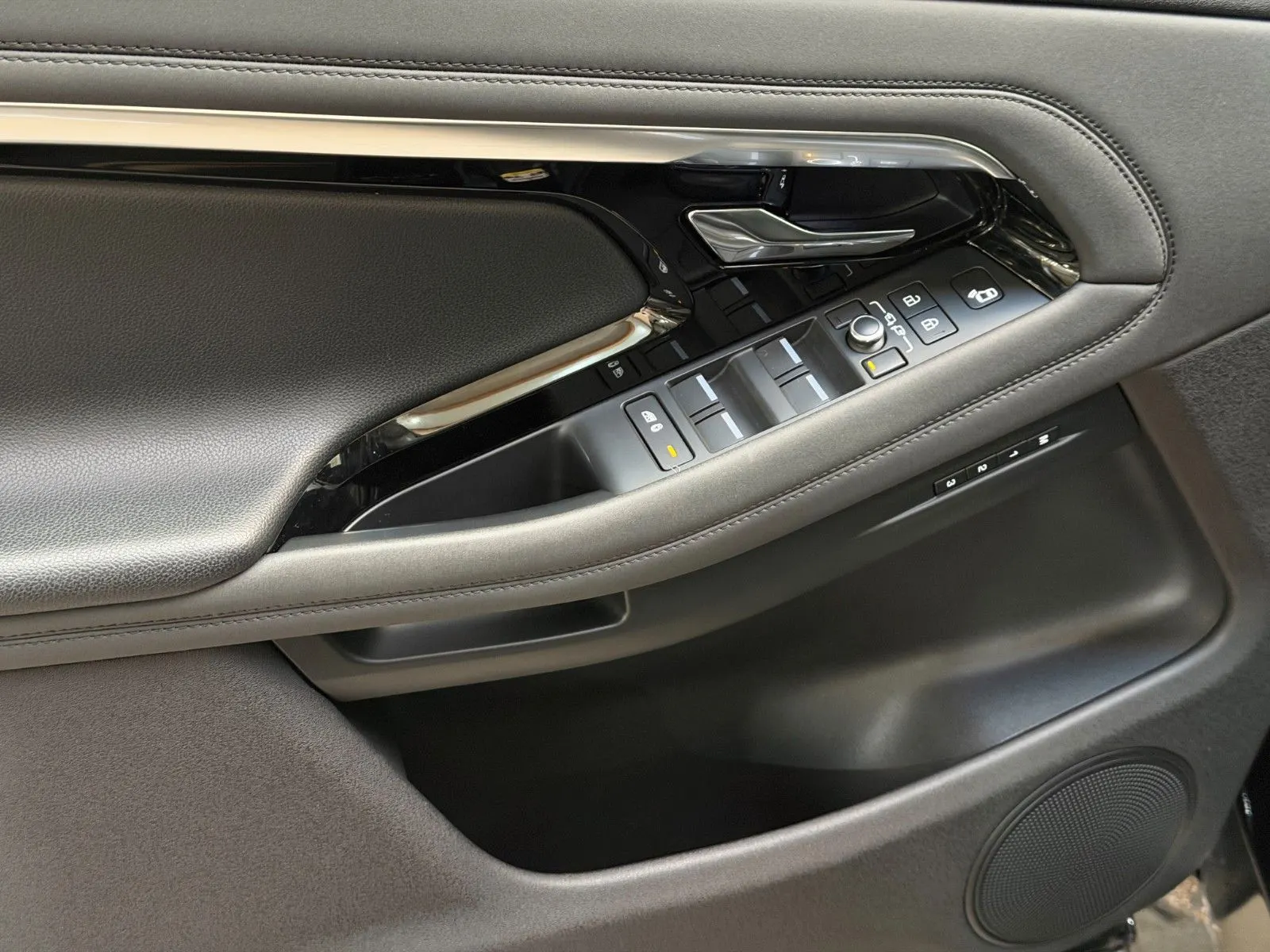 Land Rover Range Rover Evoque D200, Bild 26 von 36