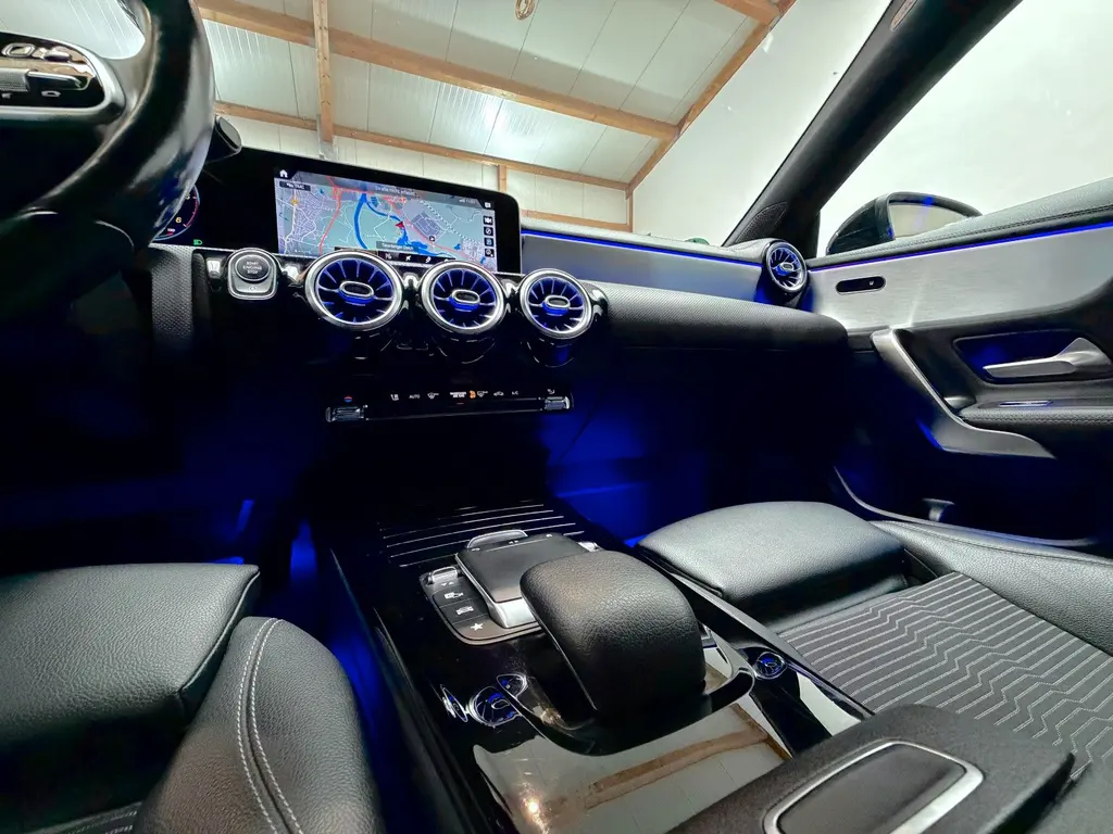 Mercedes-Benz CLA 220 d Coupé – Bild 26 von 36