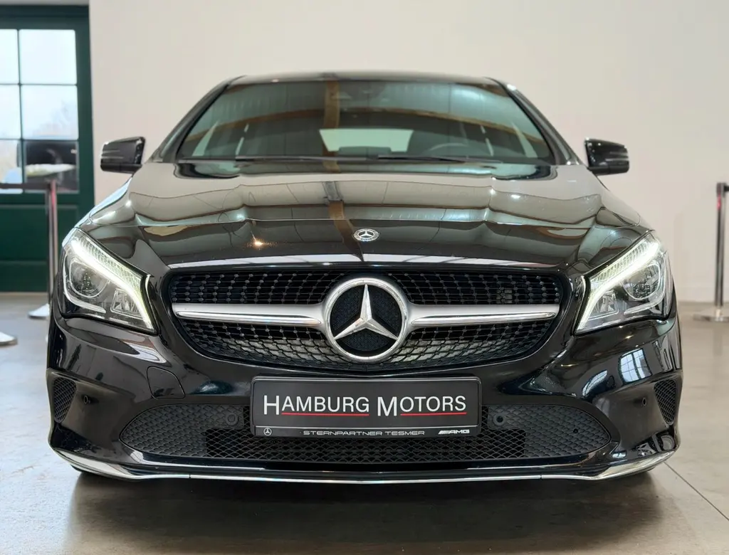Mercedes-Benz CLA 180 CGI Shooting Brake – Bild 26 von 30