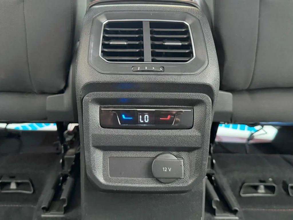 Volkswagen Tiguan 1.4 TSI BMT – Bild 26 von 37