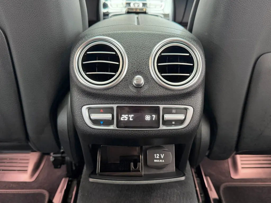 Mercedes-Benz E 400 CGI T 4MATIC – Bild 26 von 37