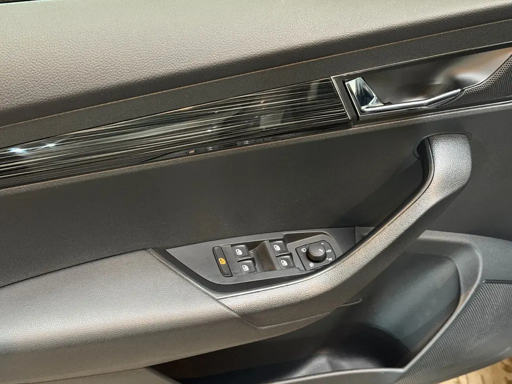 Skoda Karoq 2.0 TDI SCR – Bild 27 von 37