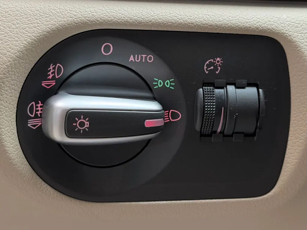 Audi Q3 2.0 TDI quattro – Bild 27 von 36