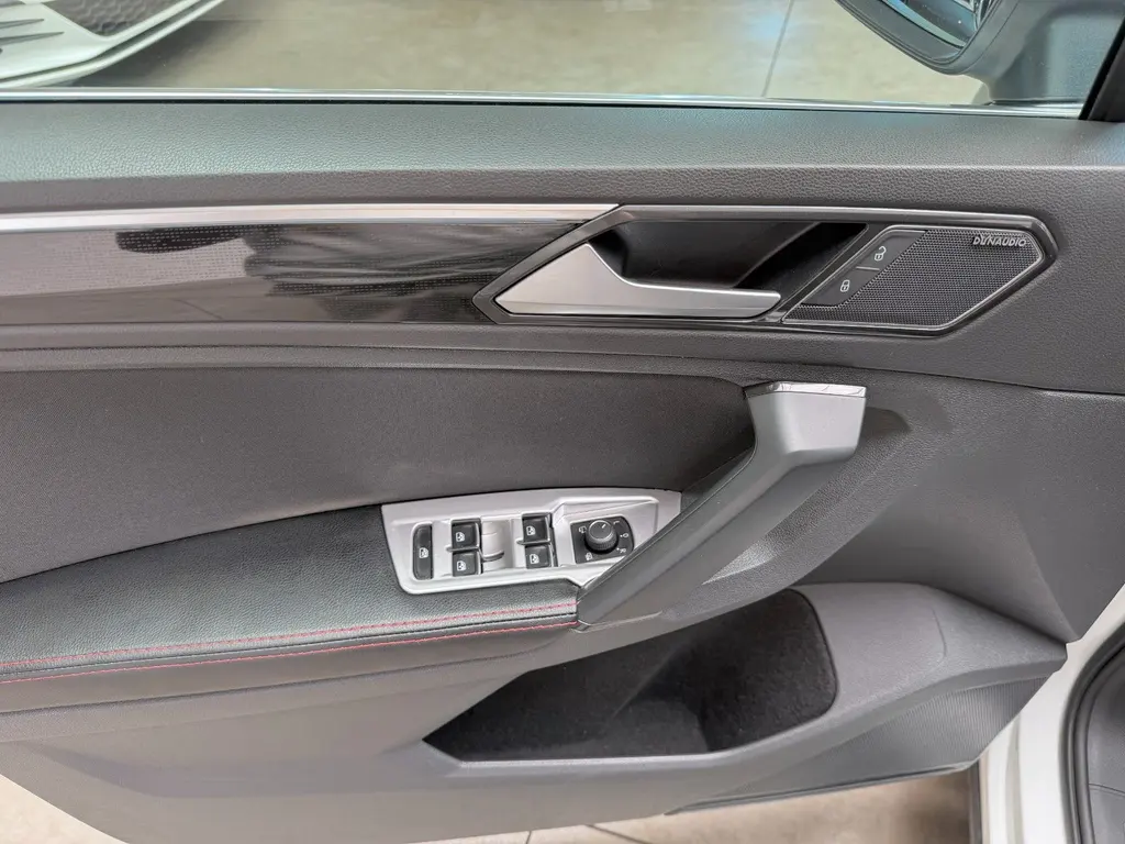 Volkswagen Tiguan 1.4 TSI BMT – Bild 27 von 37