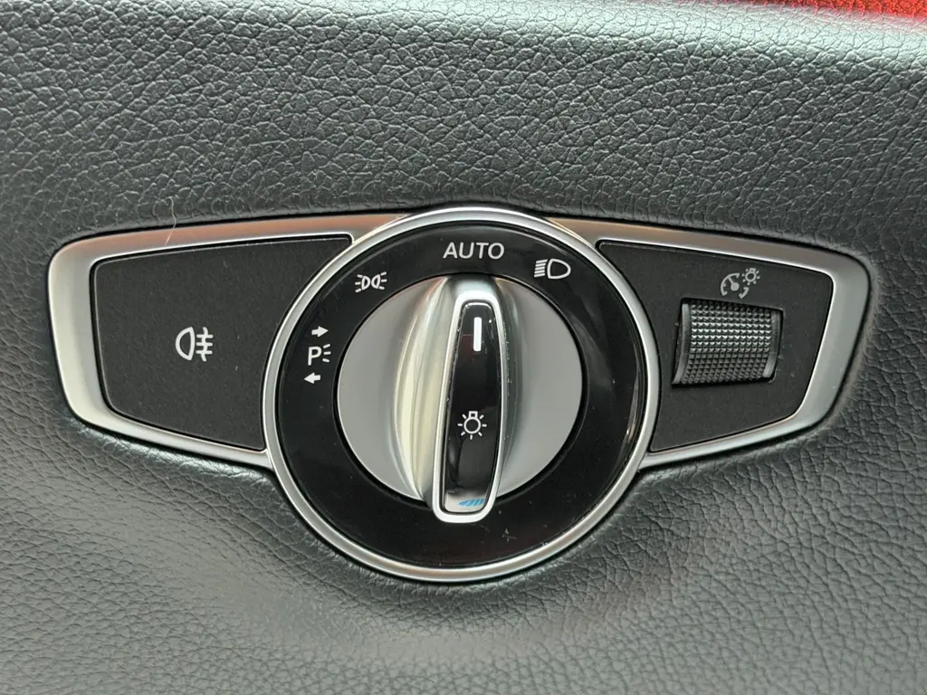 Mercedes-Benz E 220 d T – Bild 27 von 36