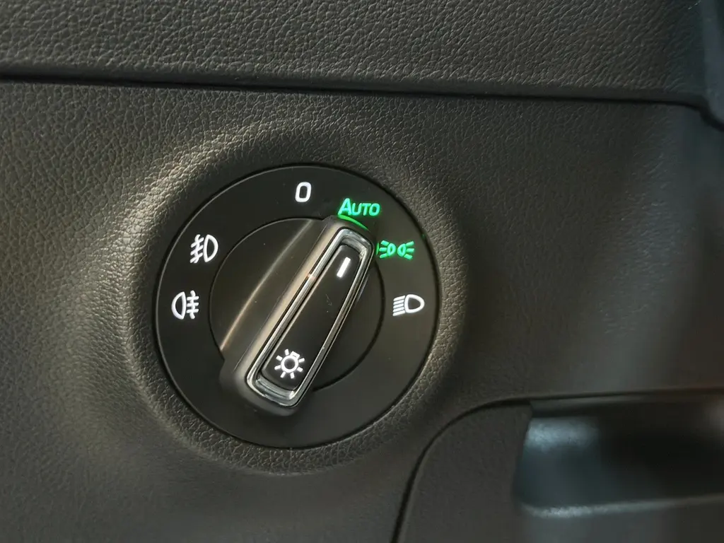Skoda Karoq 2.0 TDI SCR – Bild 28 von 37