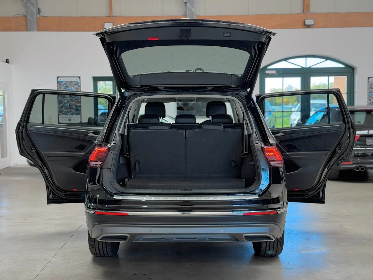 Volkswagen Tiguan Allspace 2.0 TDI 4Motion, Bild 30 von 39
