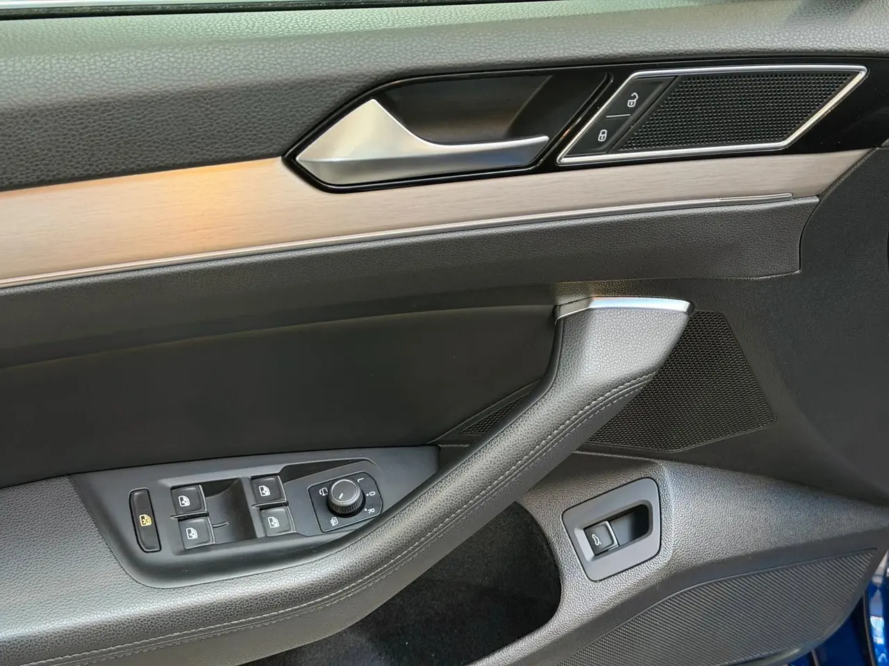 Volkswagen Passat Variant 2.0 TDI BMT, Bild 30 von 40