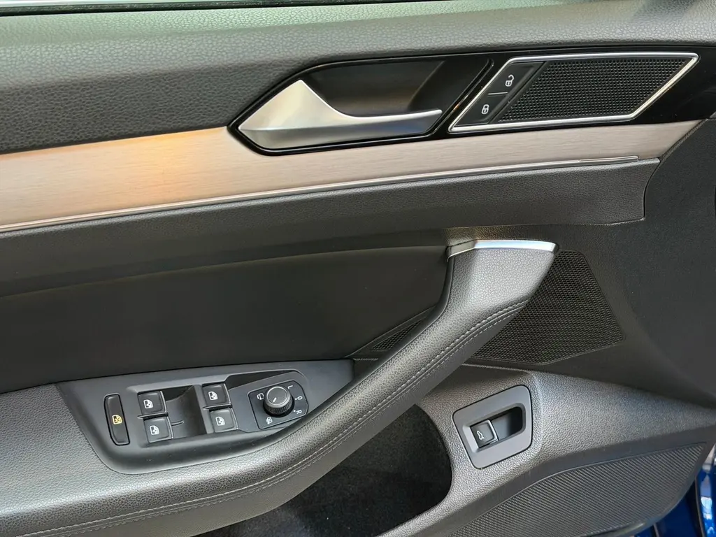 Volkswagen Passat Variant 2.0 TDI BMT – Bild 30 von 40