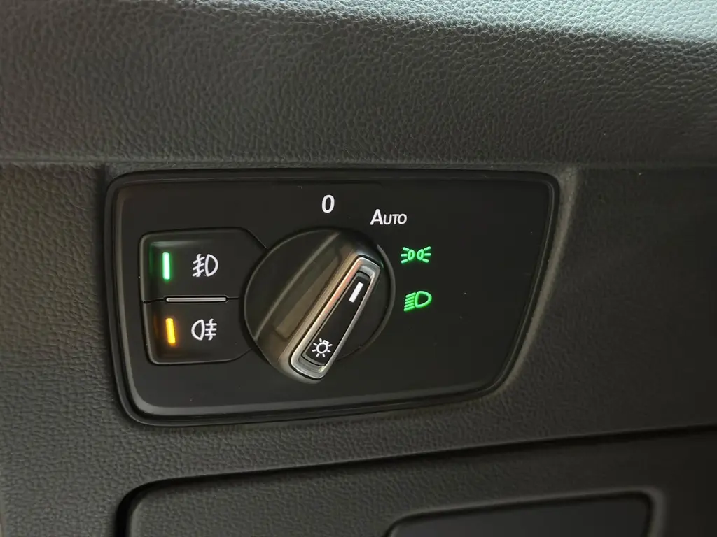Volkswagen Passat Variant 2.0 TDI BMT – Bild 31 von 40
