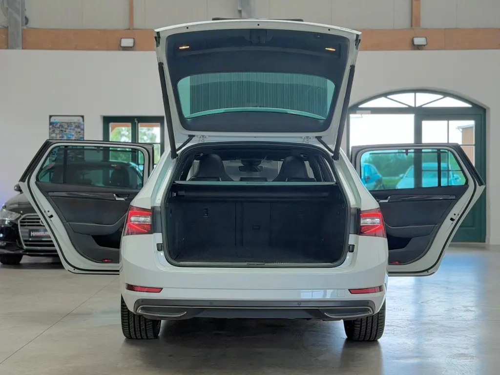 Skoda Superb Combi 2.0 TDI 4x4 – Bild 32 von 40